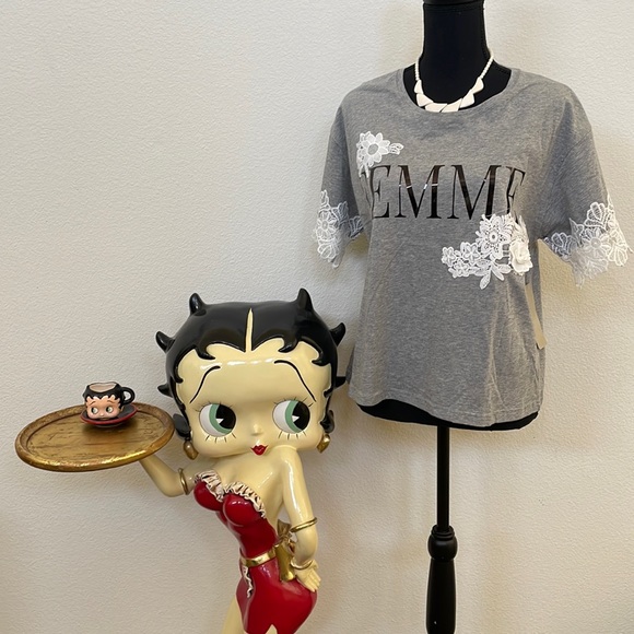 RD Style top with Floral Lace Appliqué and Femme graphic. Size M - Picture 1 of 7